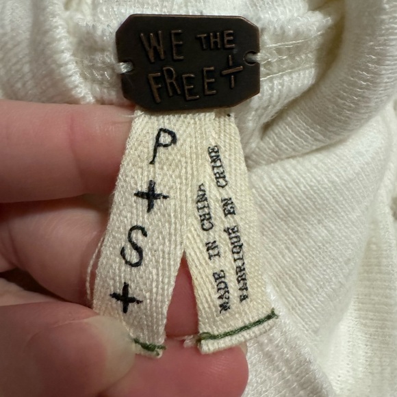 Free Peoplele Turtleneck Long Sleeve Sweater Raw Hem Split White Small Cream - Picture 8 of 13